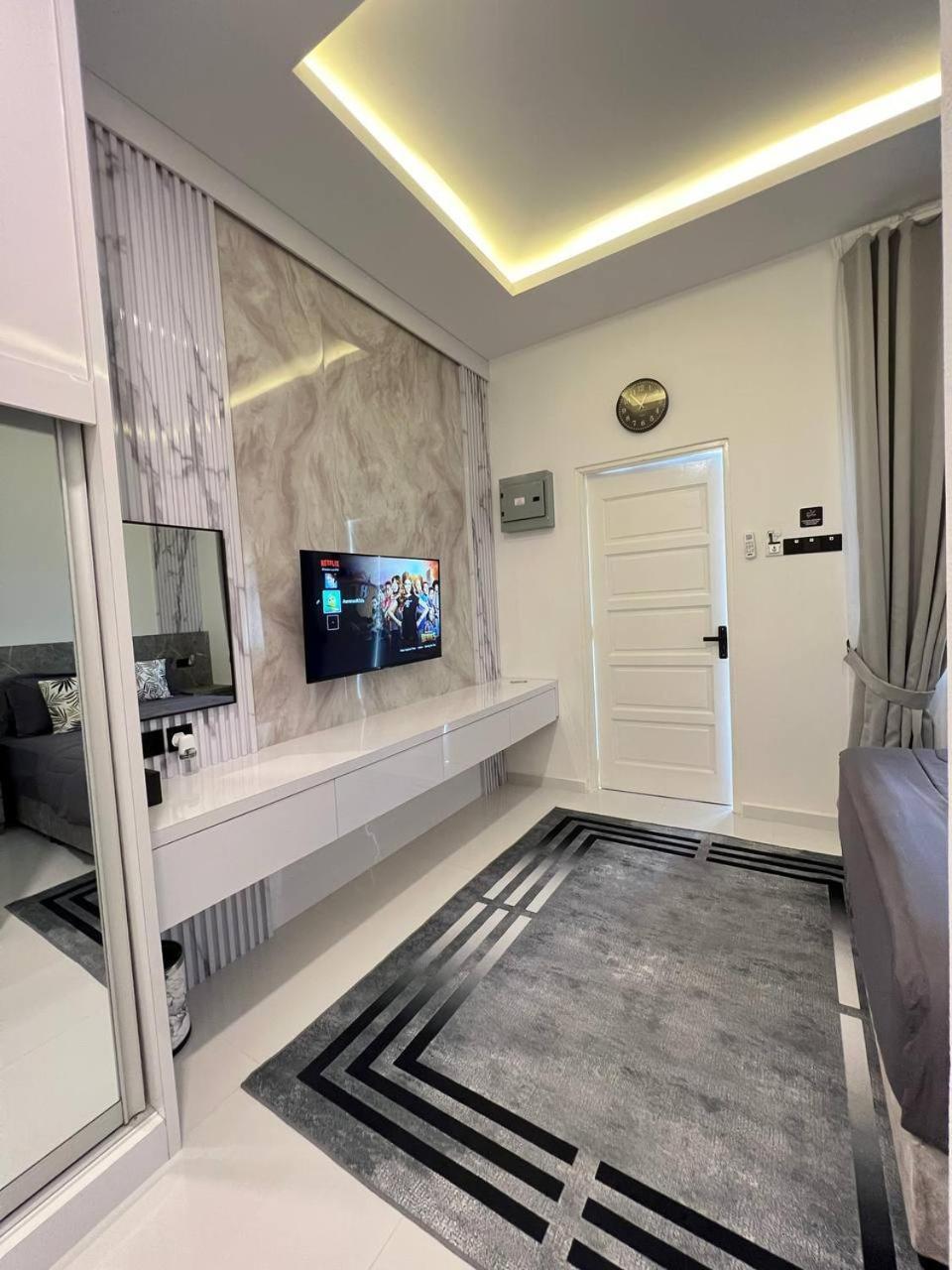 Auranad Tinyhouse Bandar Tanah Merah Wifi Netflix Esterno foto
