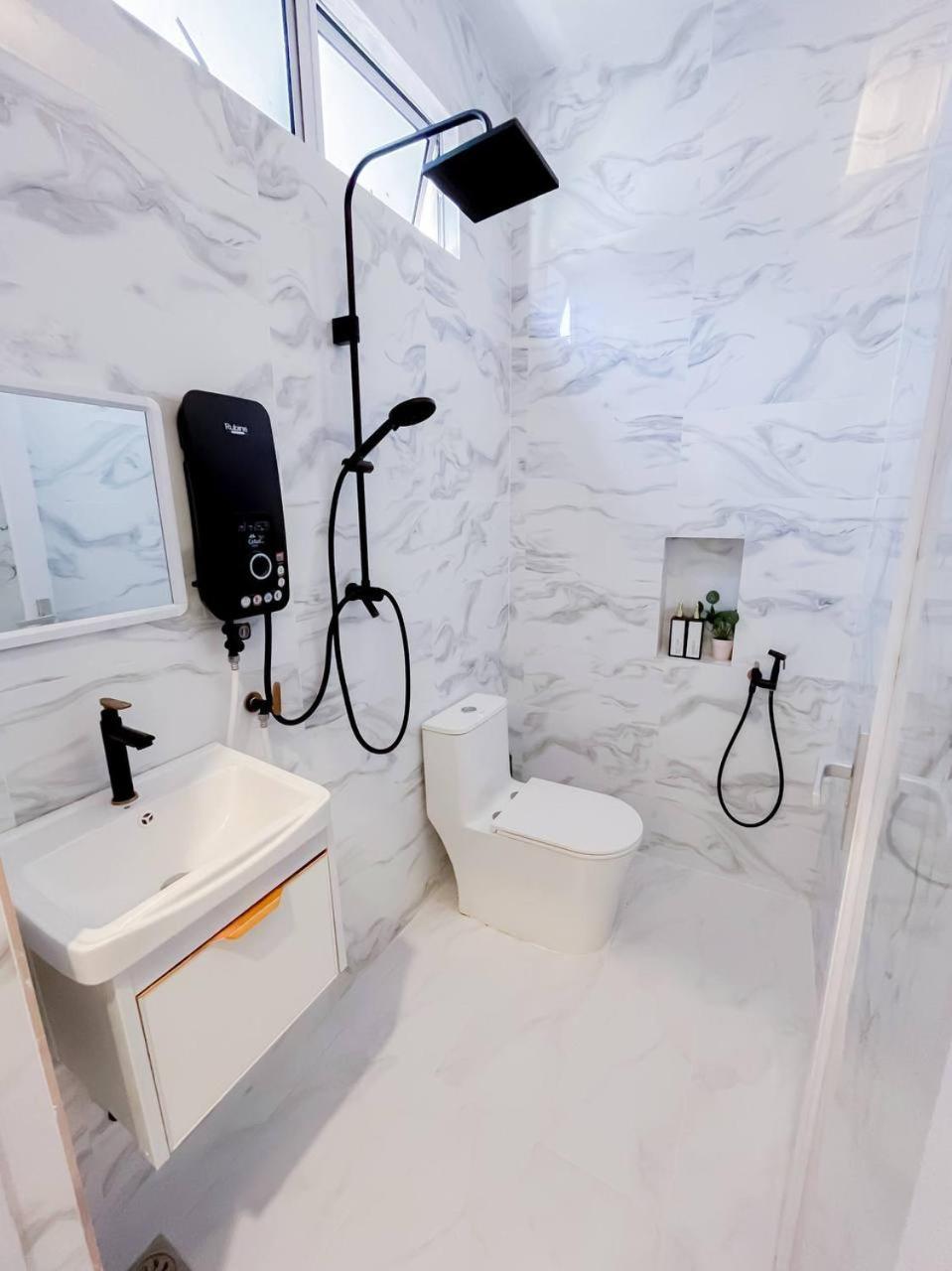 Auranad Tinyhouse Bandar Tanah Merah Wifi Netflix Esterno foto